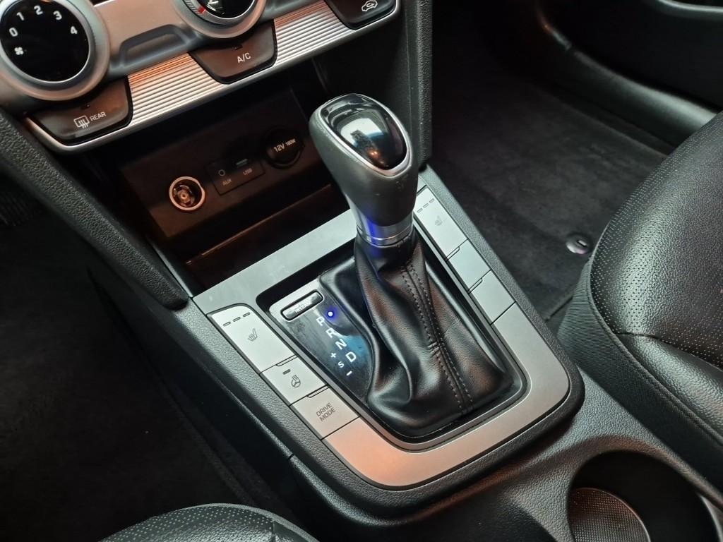 HYUNDAI Avante - Vista 8