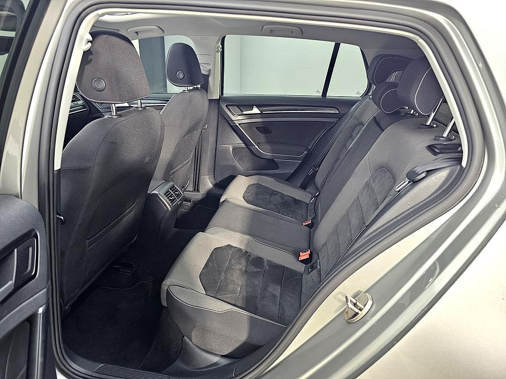 Volkswagen Golf - Vista 9