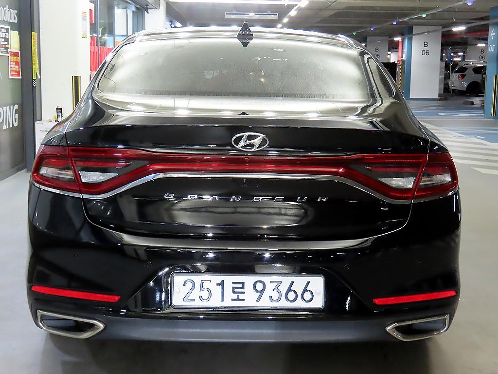 HYUNDAI Grandeur - Vista 5