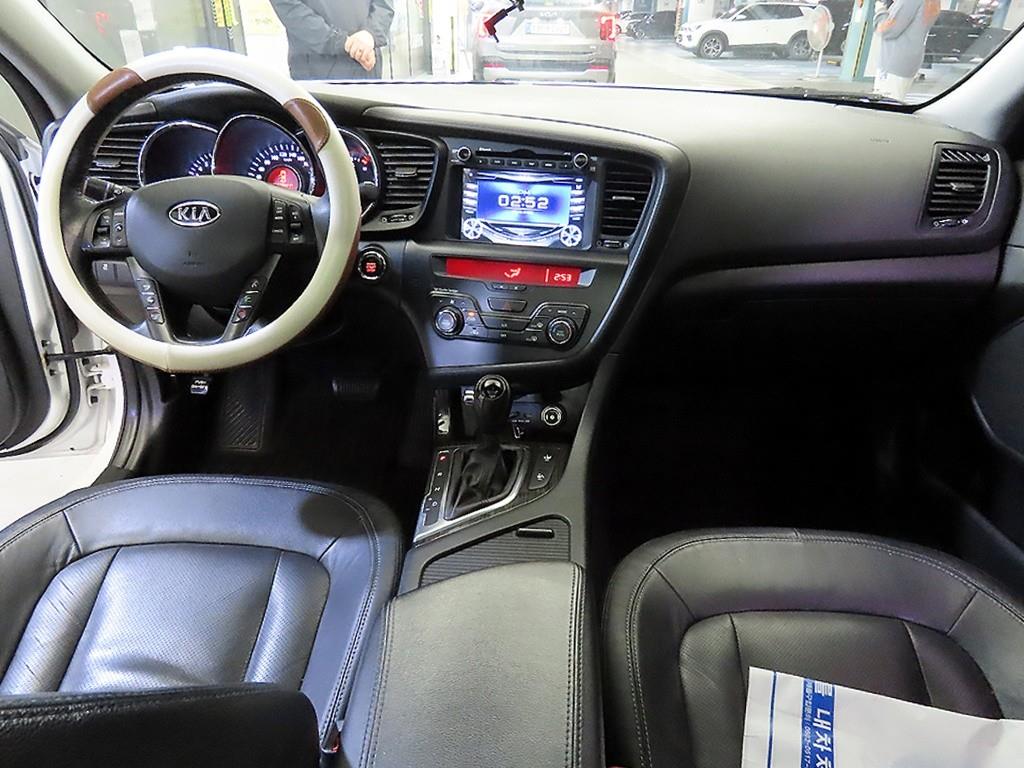 KIA K5 - Vista 10