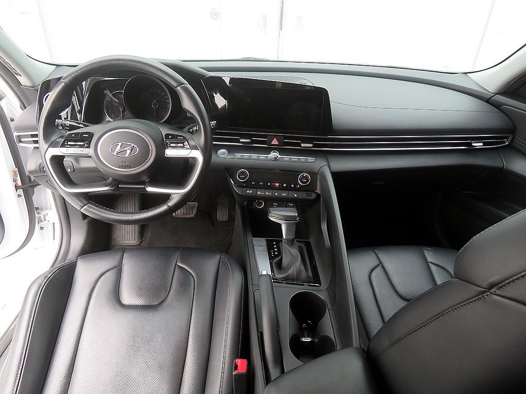 HYUNDAI Avante - Vista 7