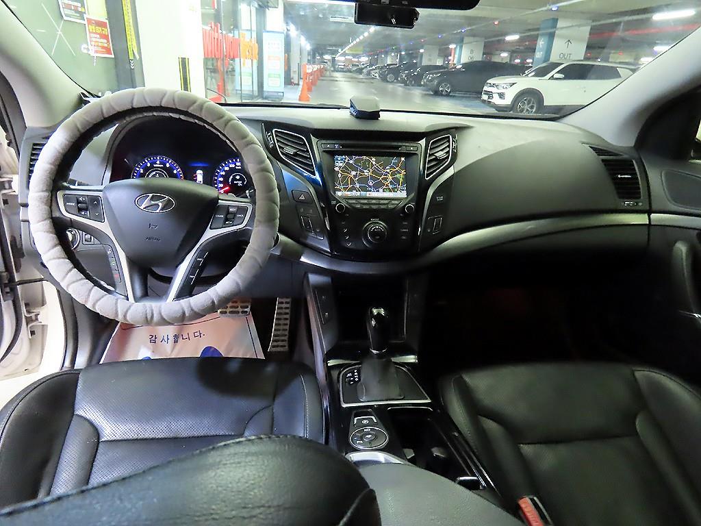 HYUNDAI i40 - Vista 10