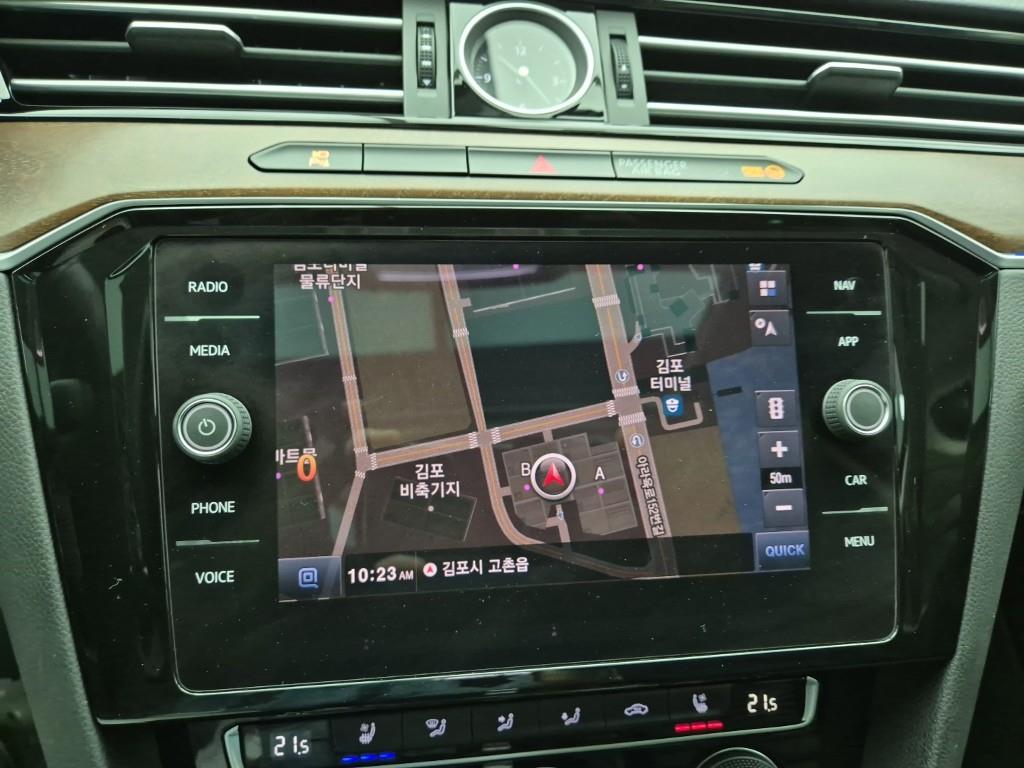Volkswagen Passat 2018 Negro - Importación desde Corea - HF Imports Iquique - Foto 14