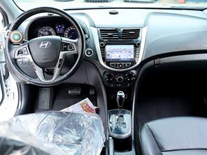 HYUNDAI Accent - Vista 10
