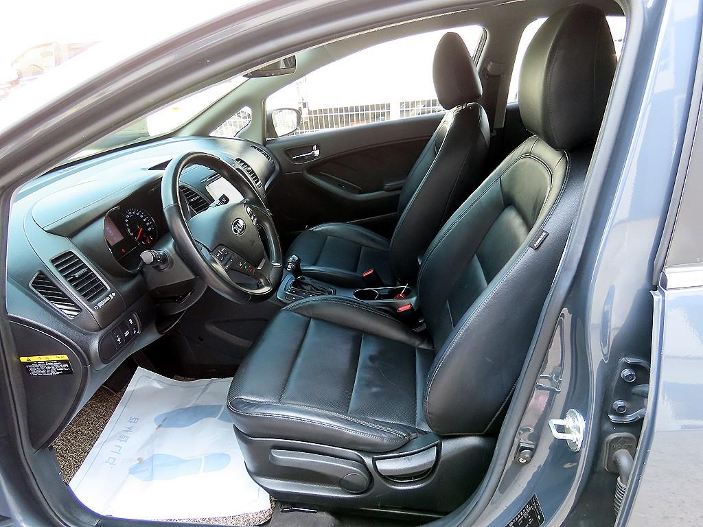 KIA K3 - Vista 5