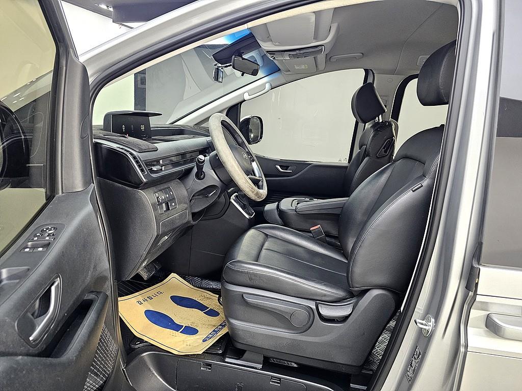 HYUNDAI Staria - Vista 8