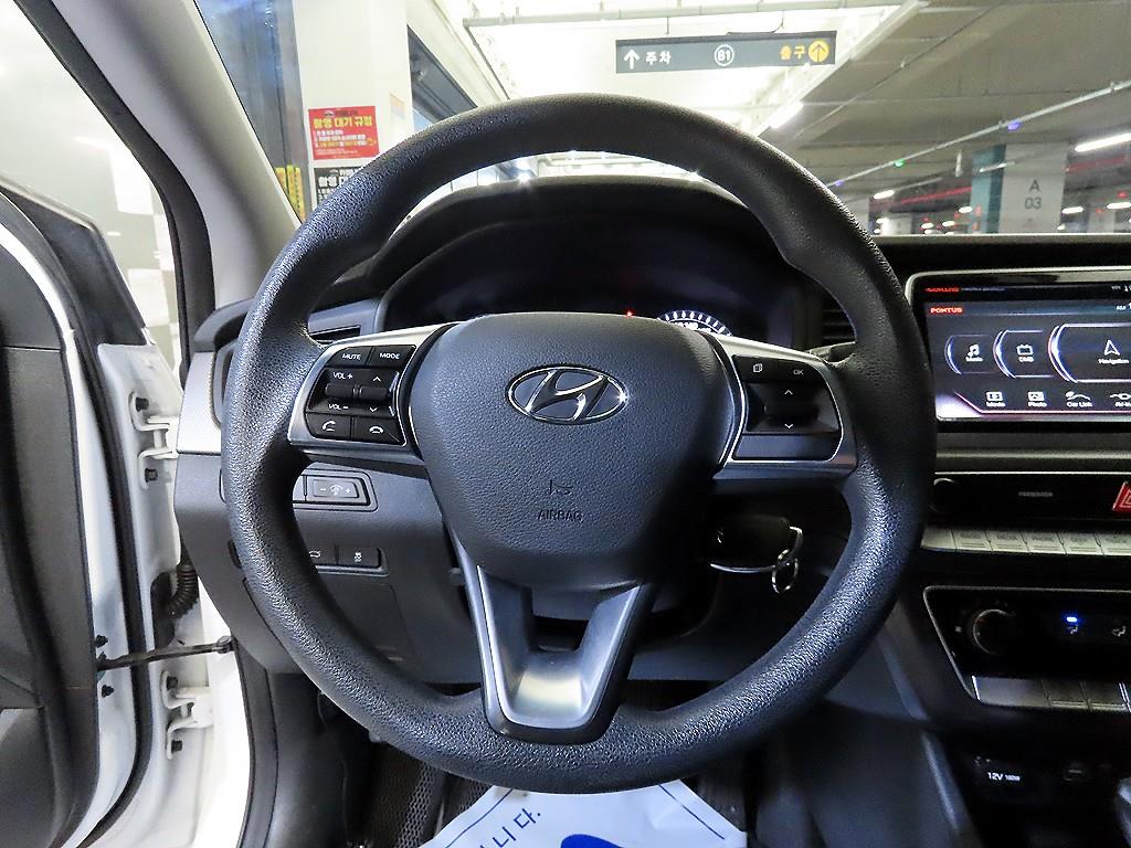 HYUNDAI Sonata - Vista 8