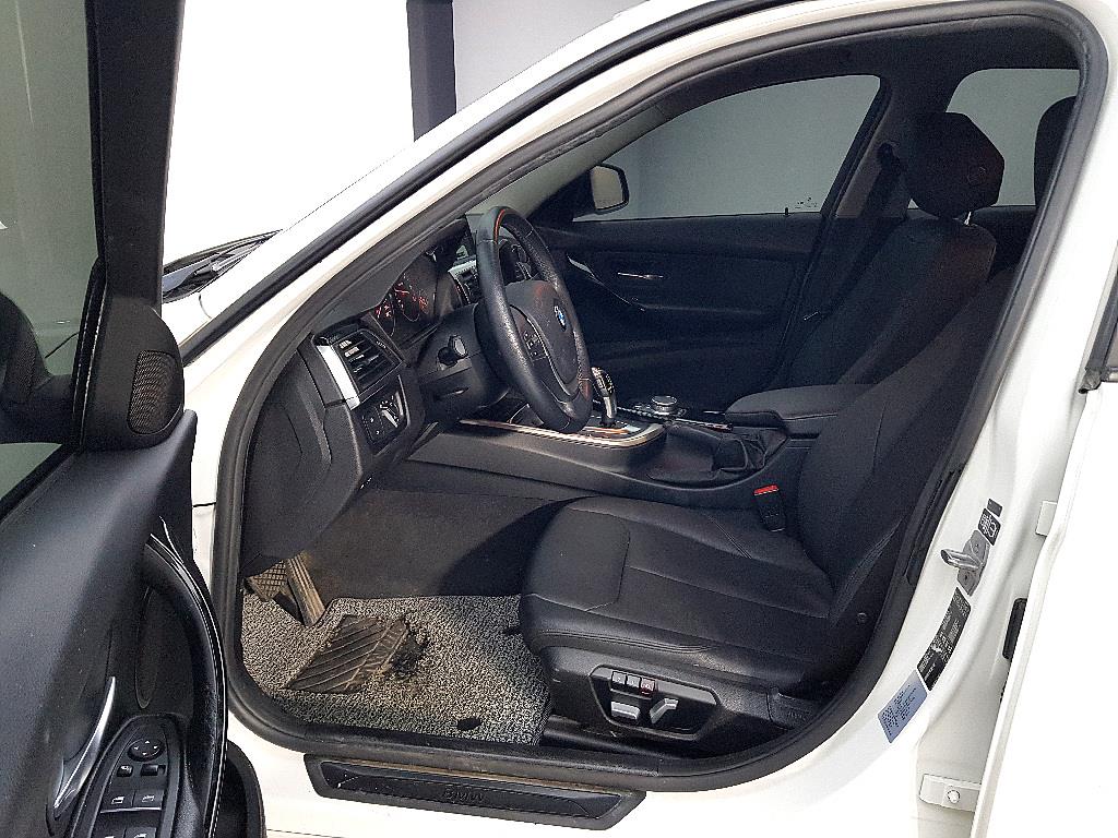 BMW 5 Series - Vista 8
