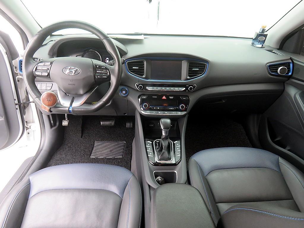 HYUNDAI Ioniq - Vista 9