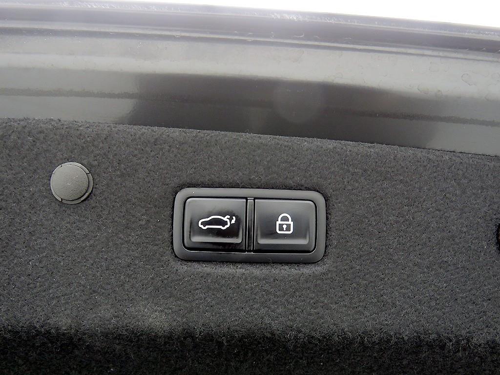 KIA K8 - Vista 5
