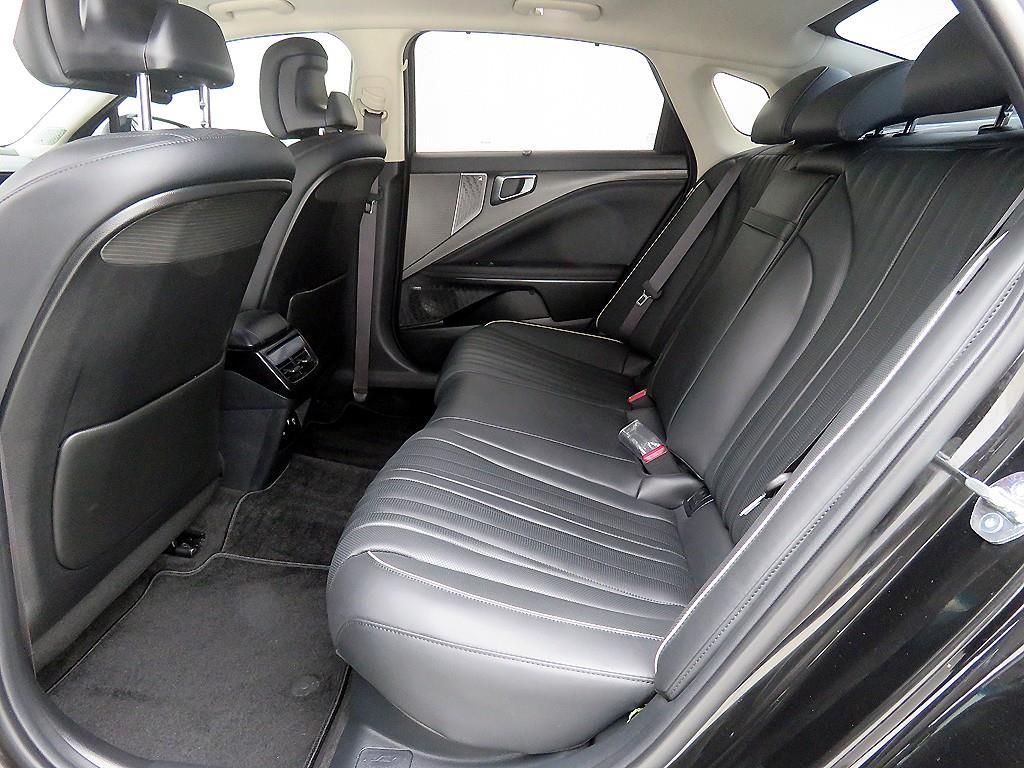 KIA K8 - Vista 7