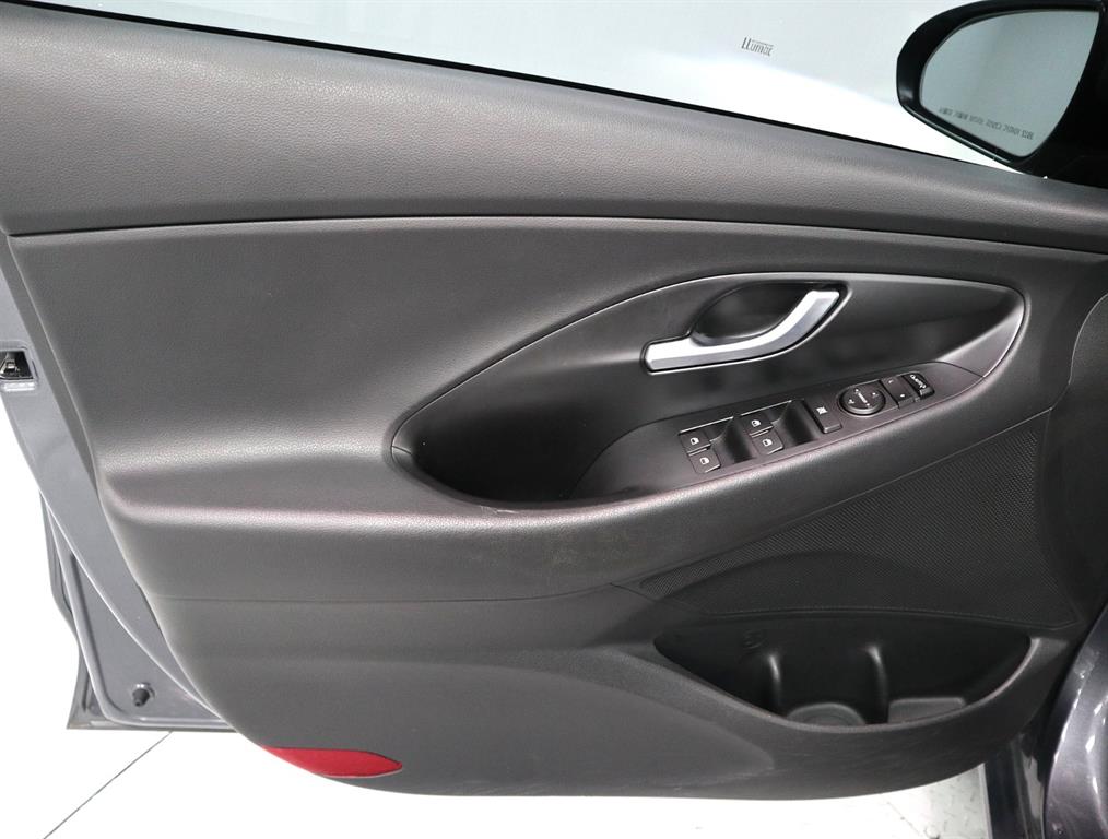 HYUNDAI i30 - Vista 8