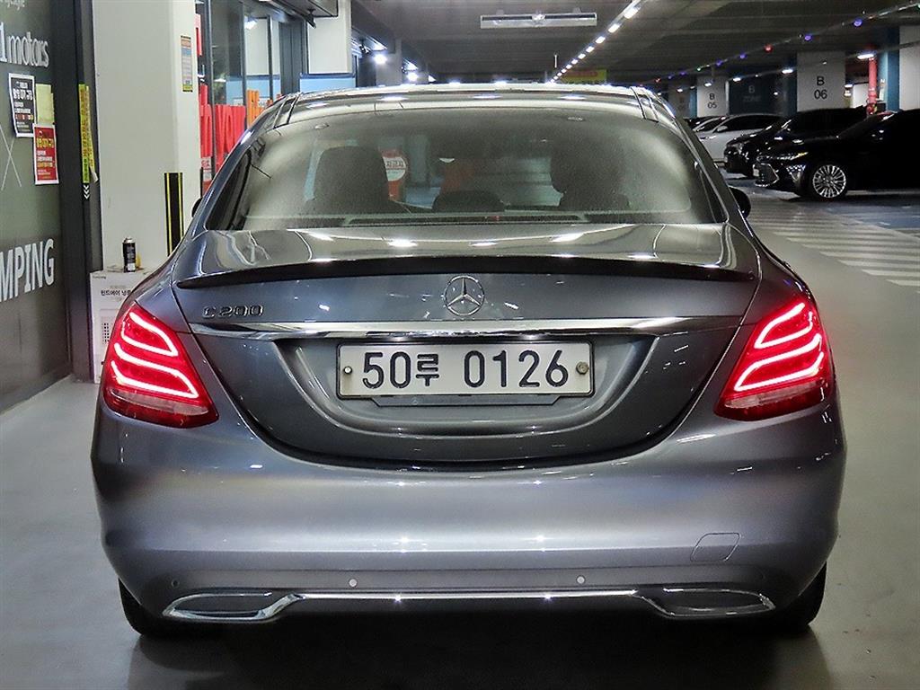 Mercedes Benz C Class - Vista 5