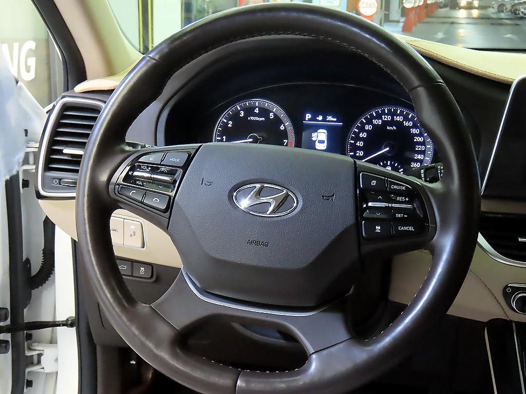 HYUNDAI Grandeur - Vista 8