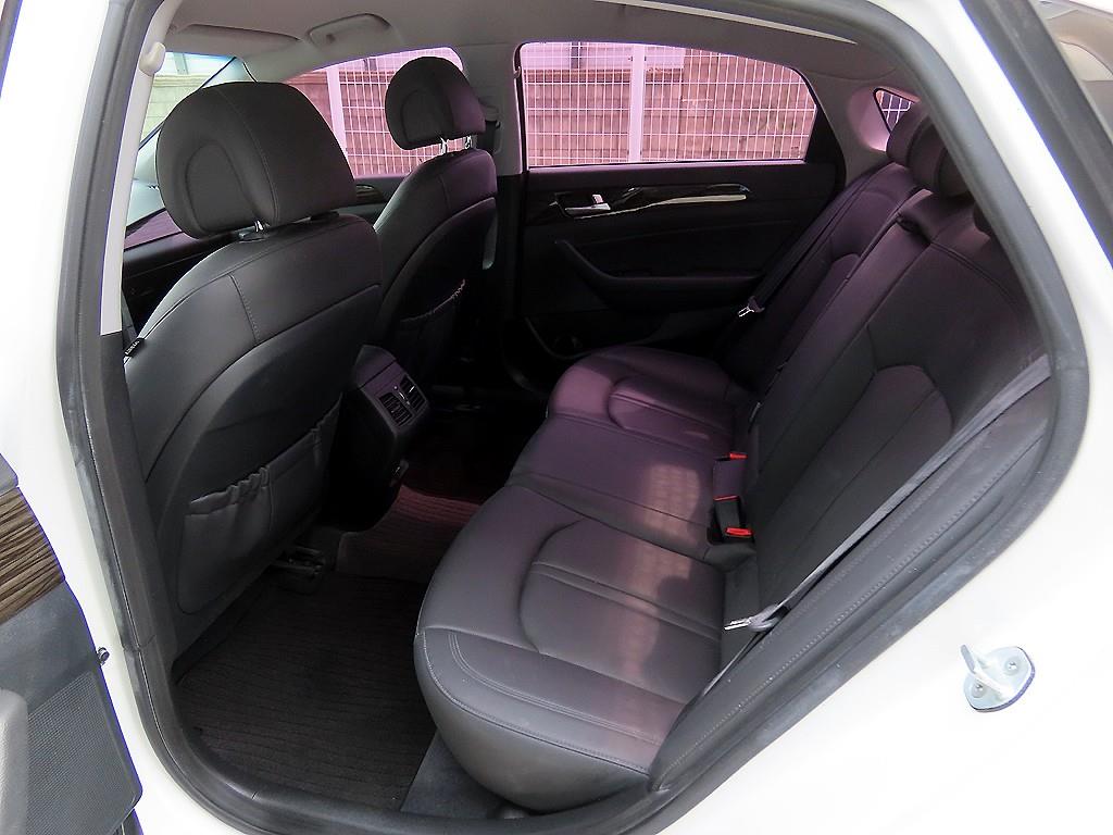 HYUNDAI Sonata - Vista 6