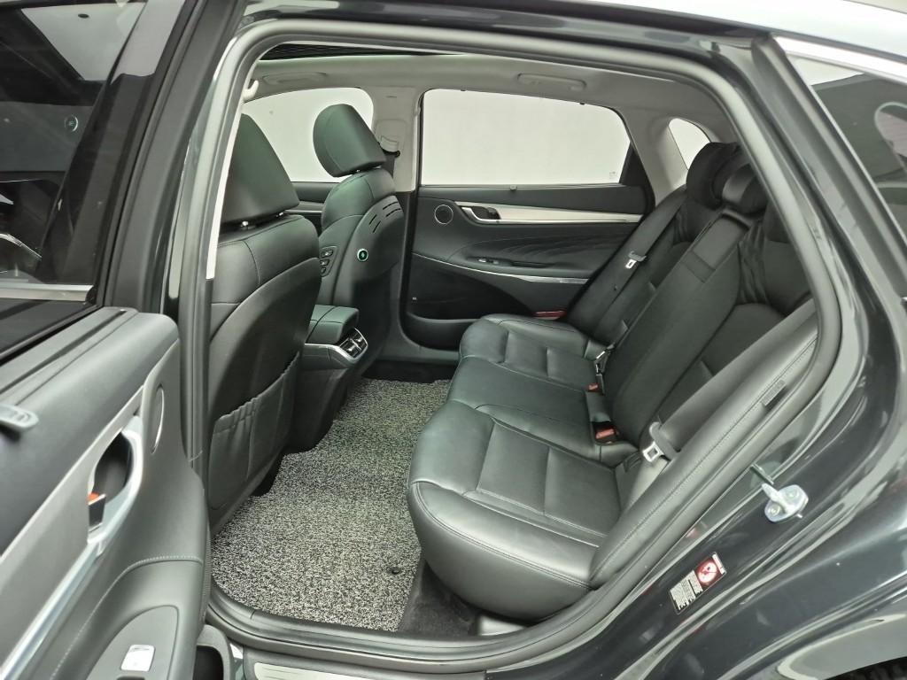 HYUNDAI Grandeur - Vista 12