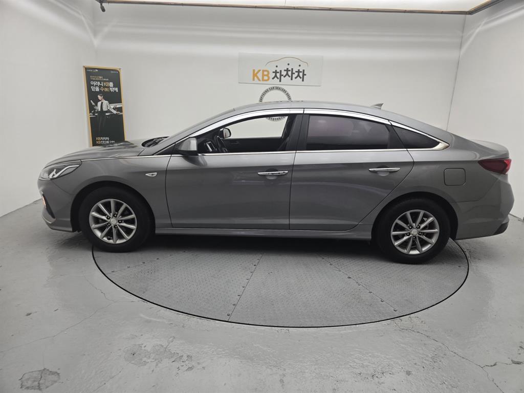 HYUNDAI Sonata - Vista 3