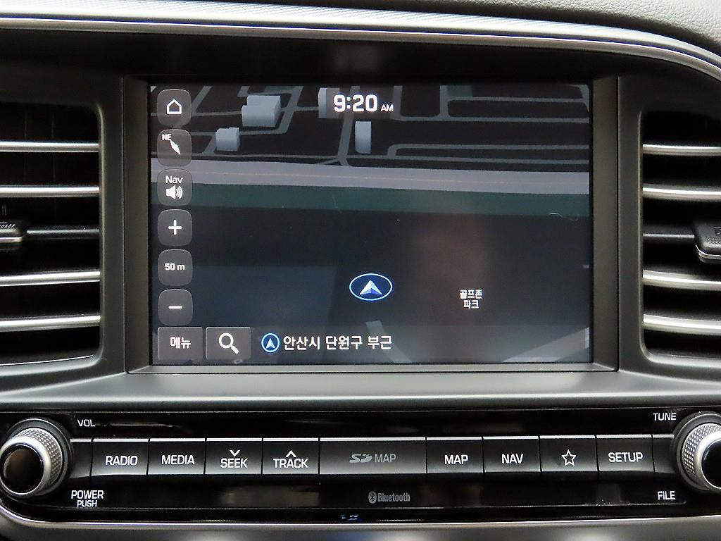 HYUNDAI Avante - Vista 9