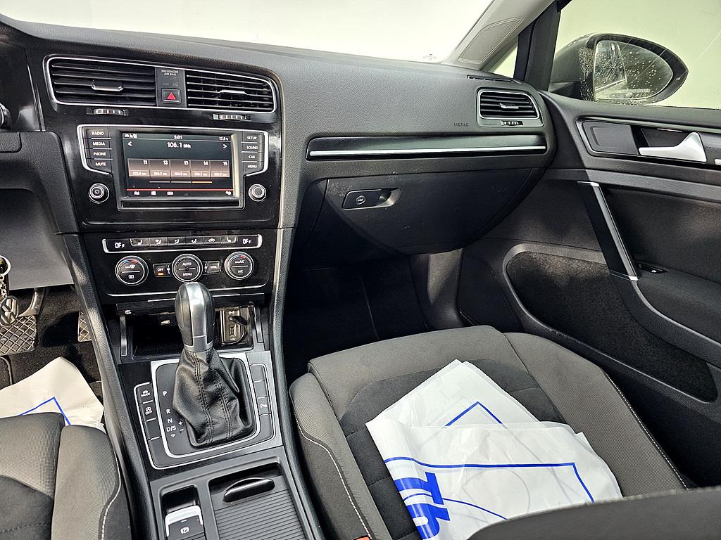 Volkswagen Golf - Vista 10