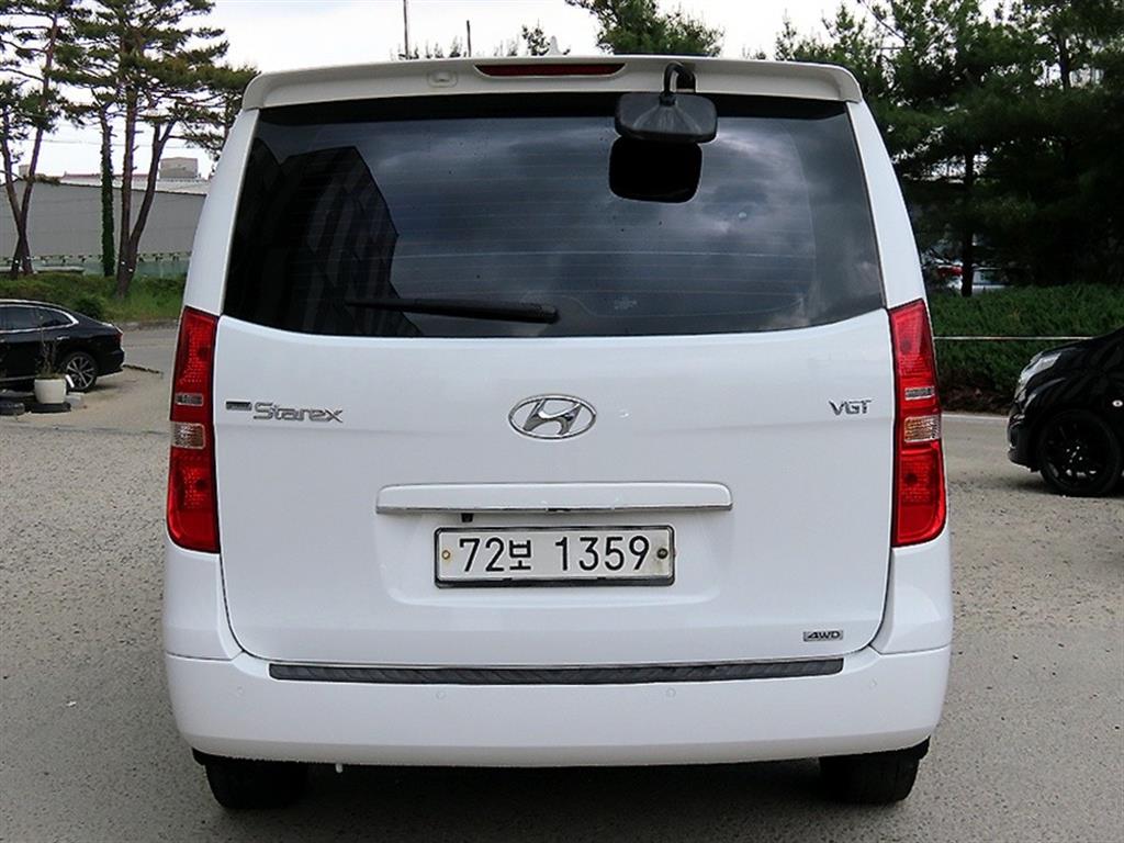 HYUNDAI Starex - Vista 4