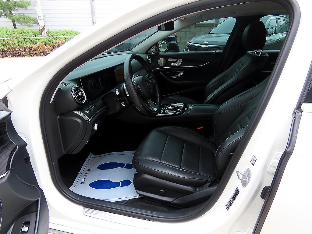Mercedes Benz E class - Vista 5