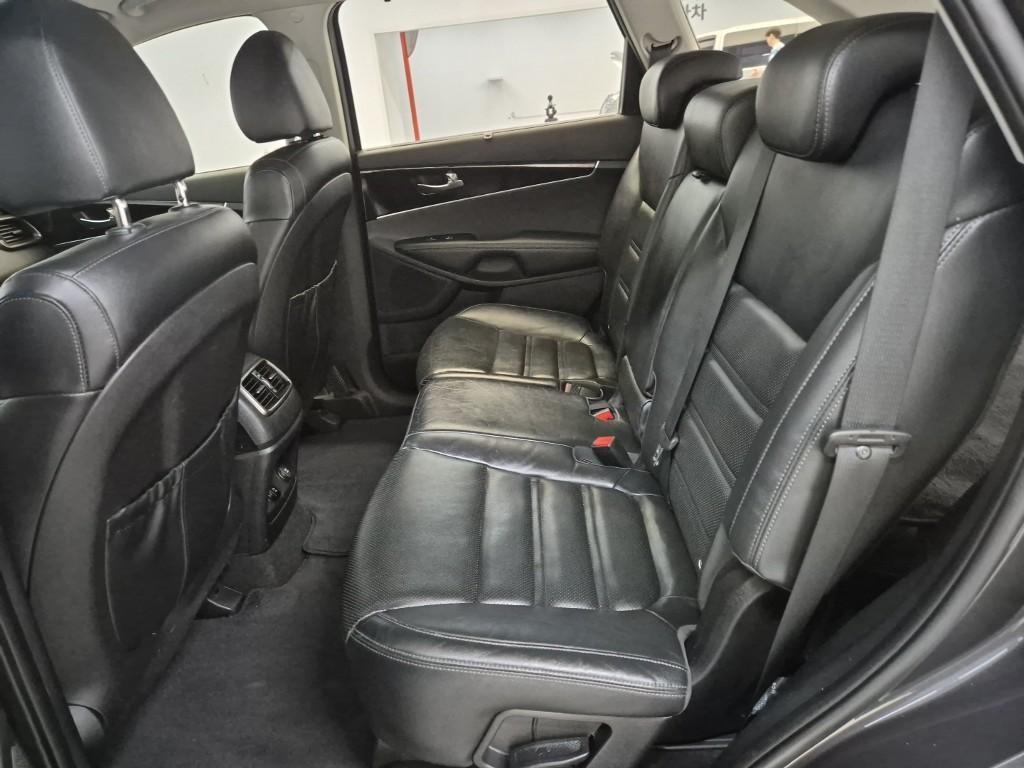 KIA Sorento - Vista 9