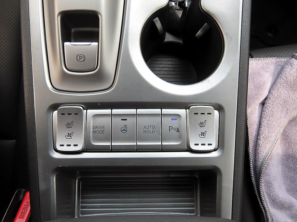 HYUNDAI Kona - Vista 12