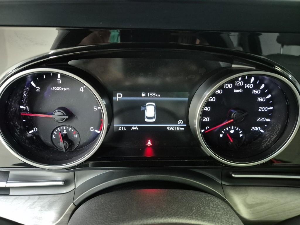 KIA Carnival - Vista 6
