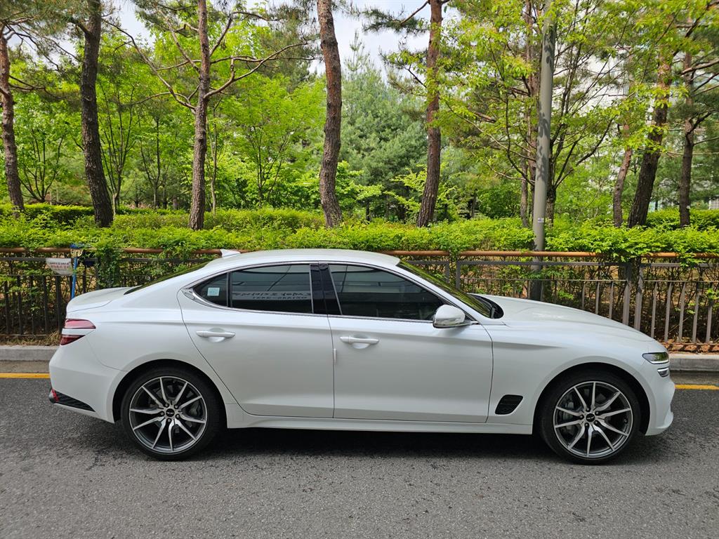 Genesis G70 - Vista 2