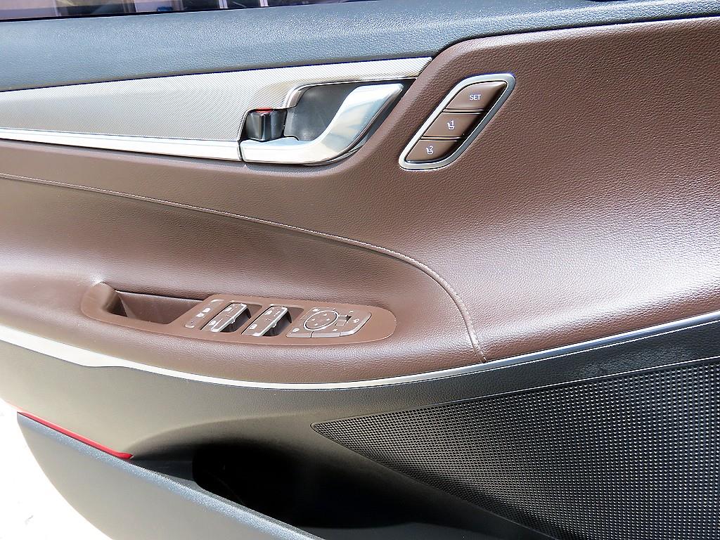 HYUNDAI Grandeur - Vista 11