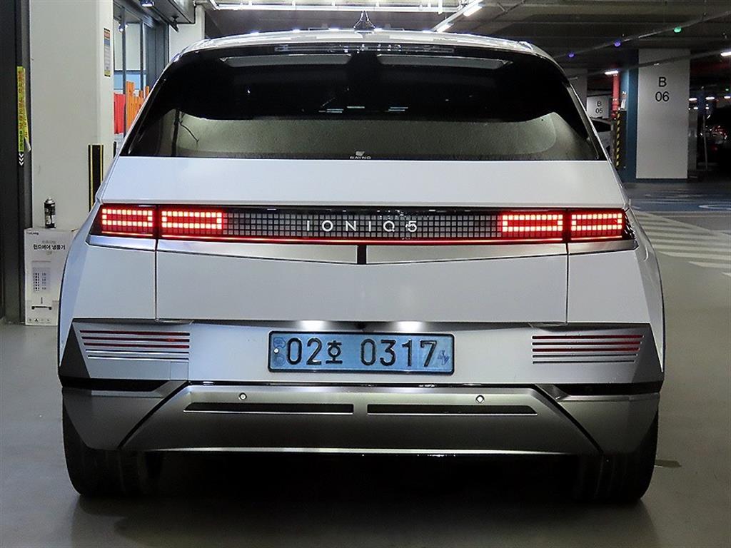 HYUNDAI Ioniq 5 - Vista 5