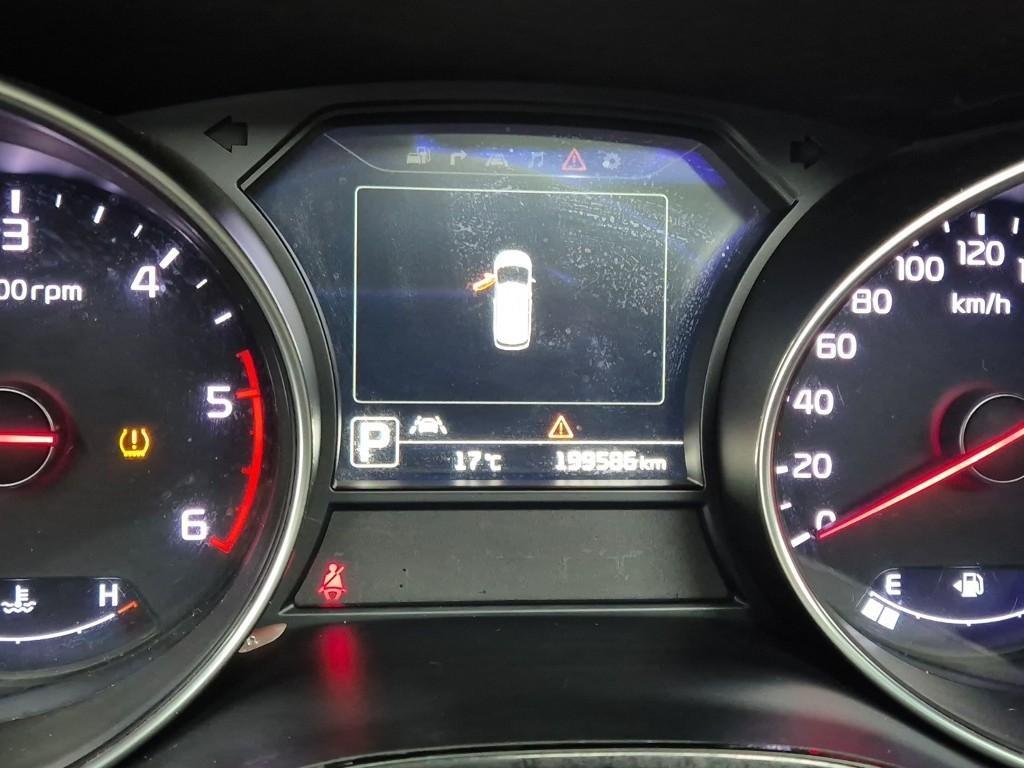 KIA Carnival - Vista 6