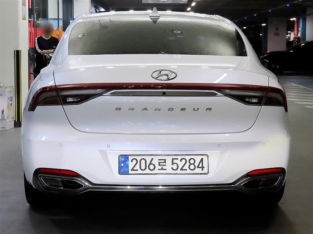 HYUNDAI Grandeur - Vista 5