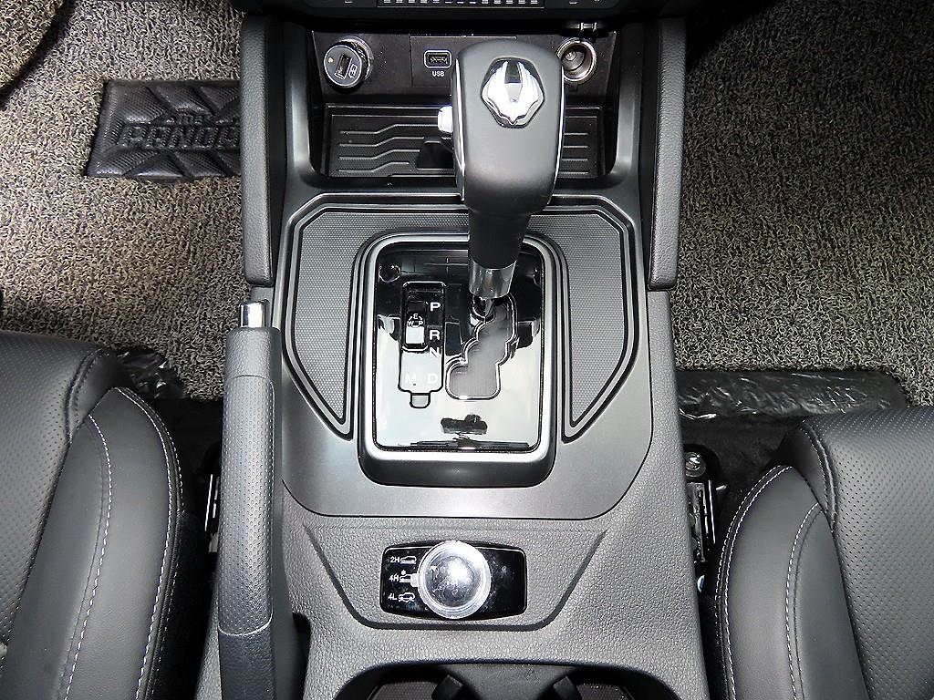 Ssangyong Rexton - Vista 10