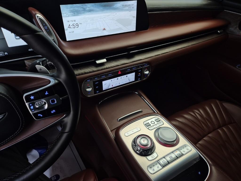 Genesis G90 - Vista 10