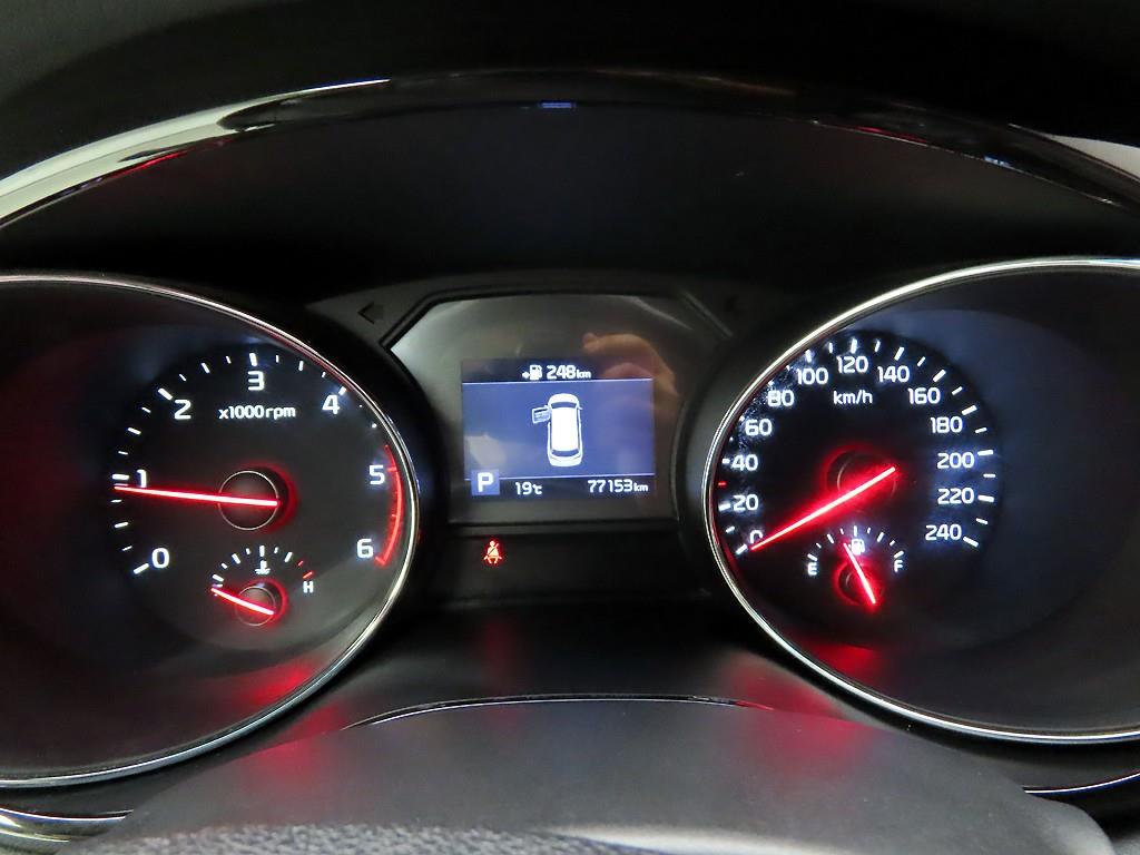 KIA Carnival - Vista 5