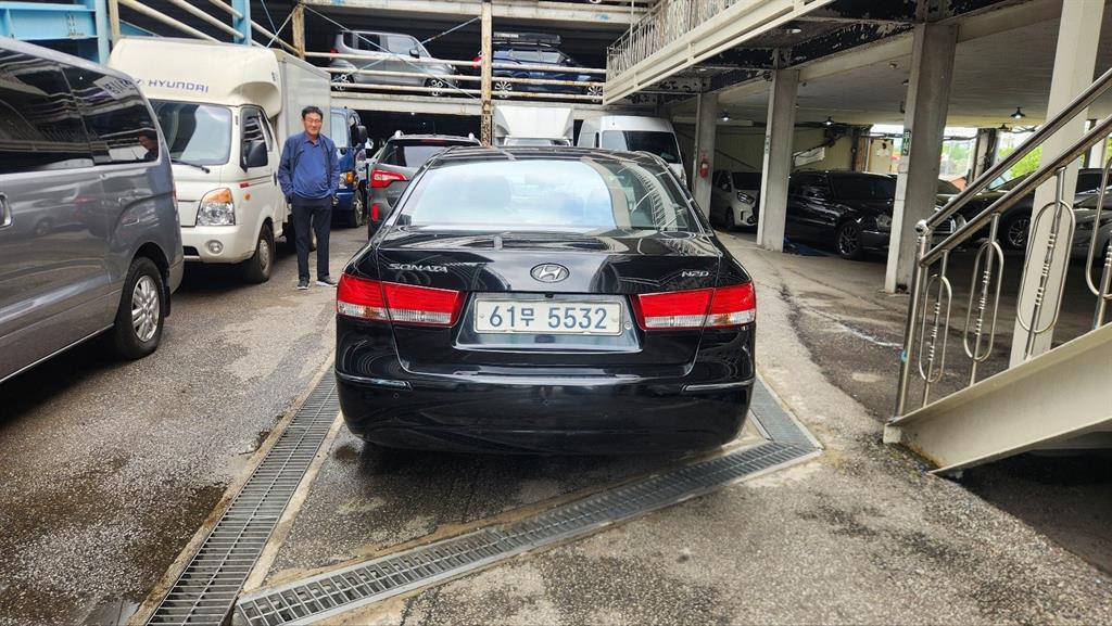 HYUNDAI Sonata - Vista 3