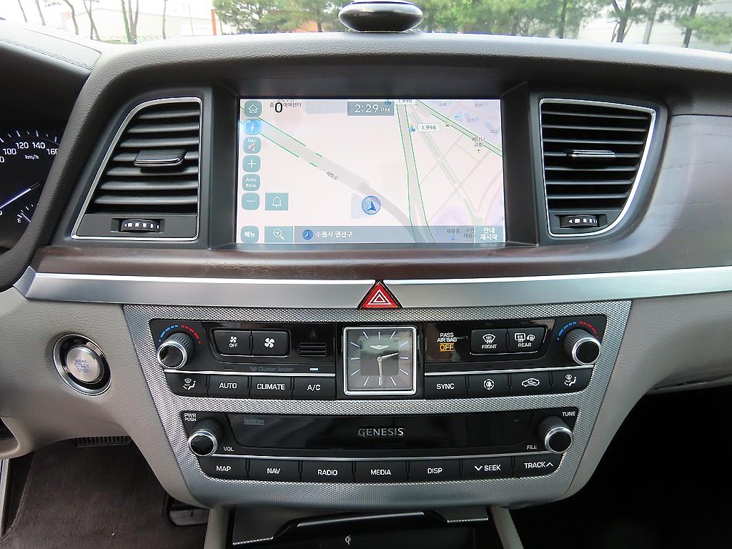Genesis G80 - Vista 12