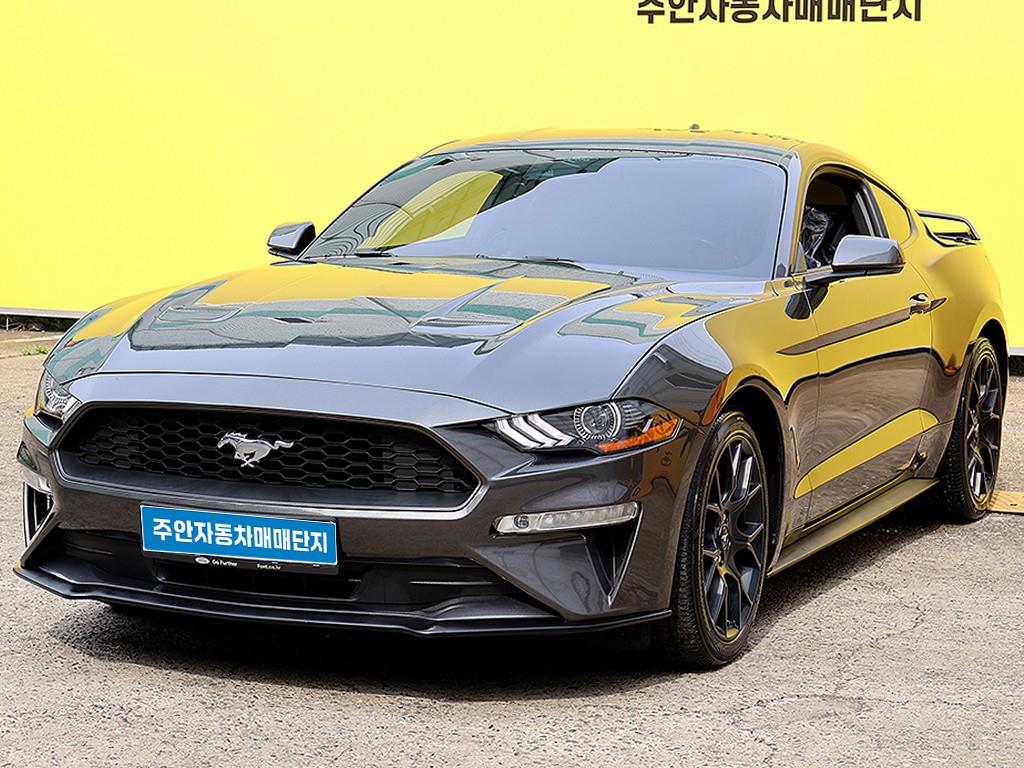 Ford Mustang - Vista 3