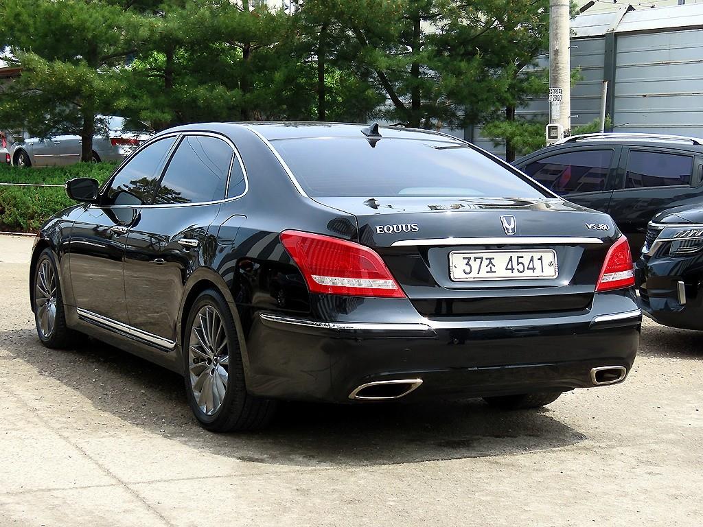 HYUNDAI Equus - Vista 3
