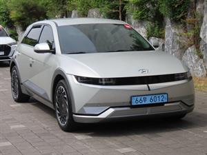 HYUNDAI Ioniq 5 - Vista 4