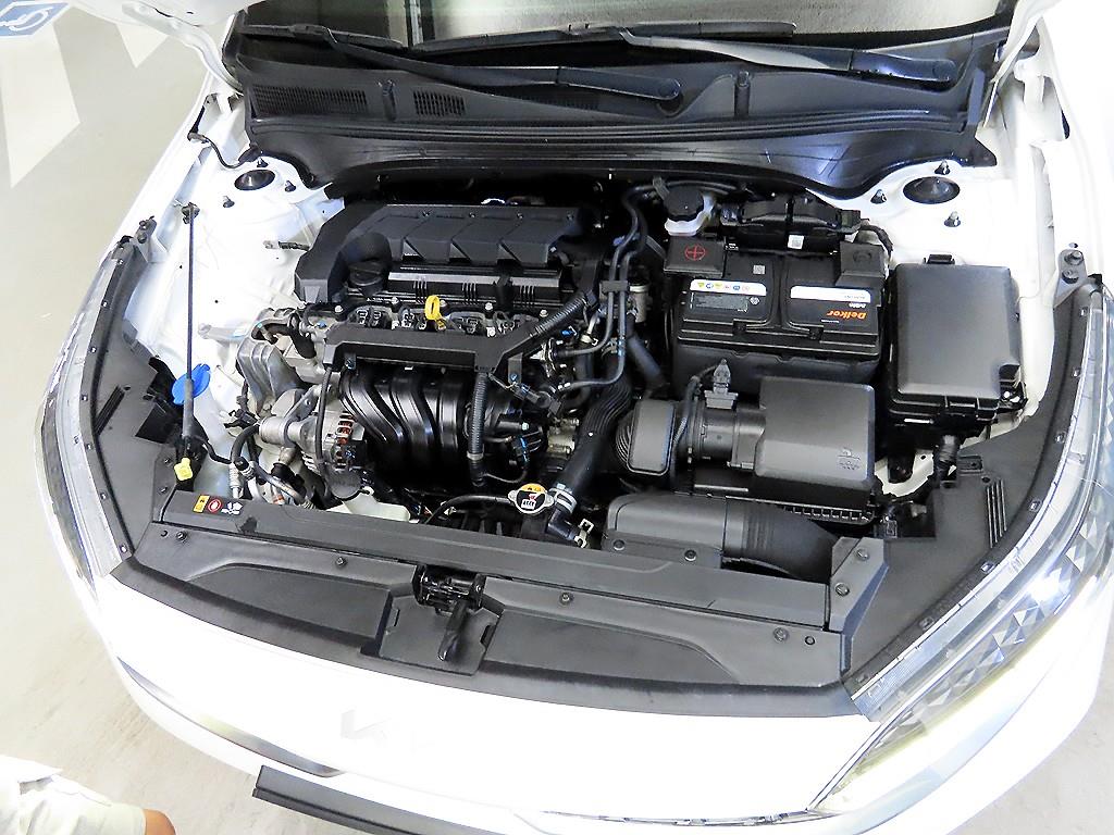 KIA K3 2023 Blanco - Importación desde Corea - HF Imports Iquique - Foto 18