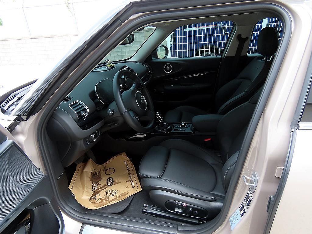 Mini Clubman - Vista 5