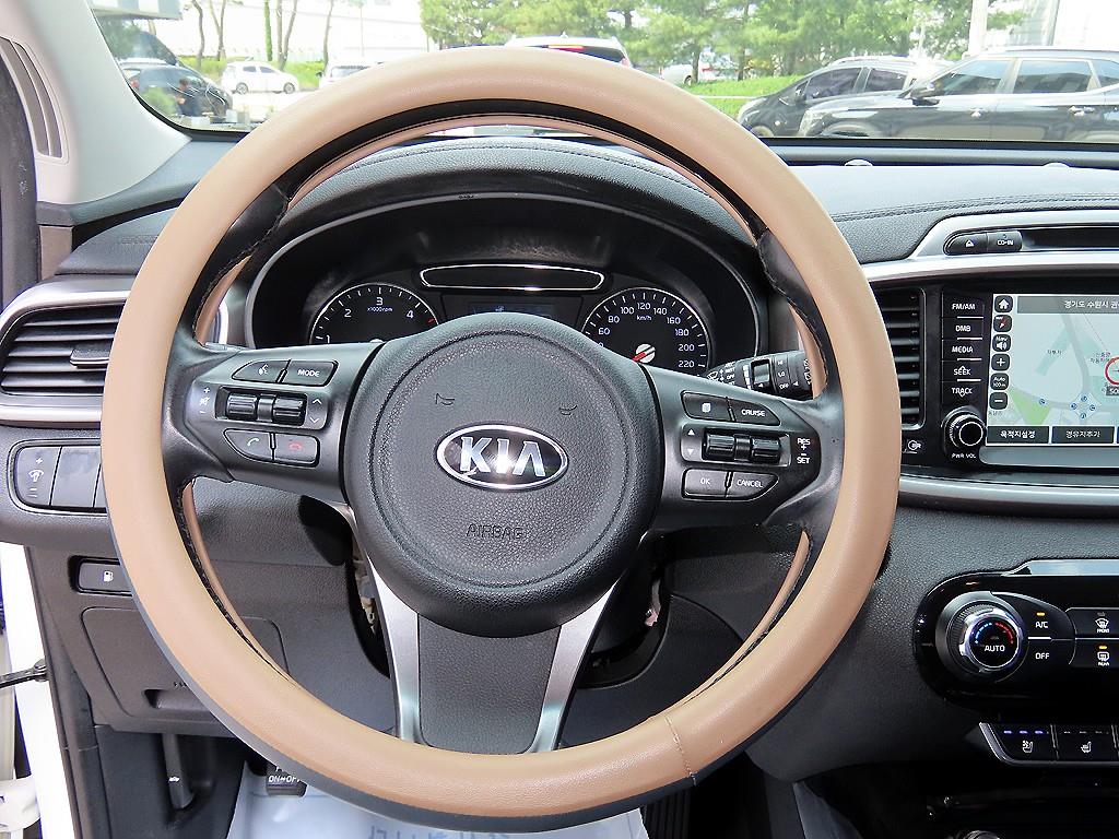 KIA Sorento - Vista 8