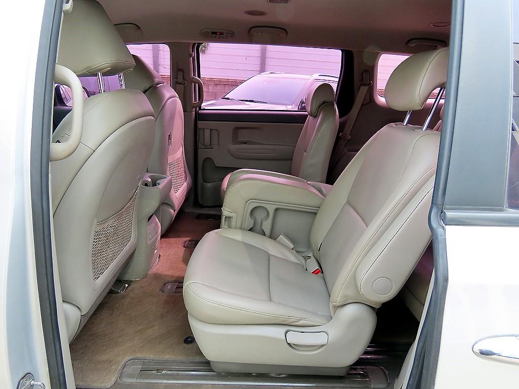 KIA Carnival - Vista 6