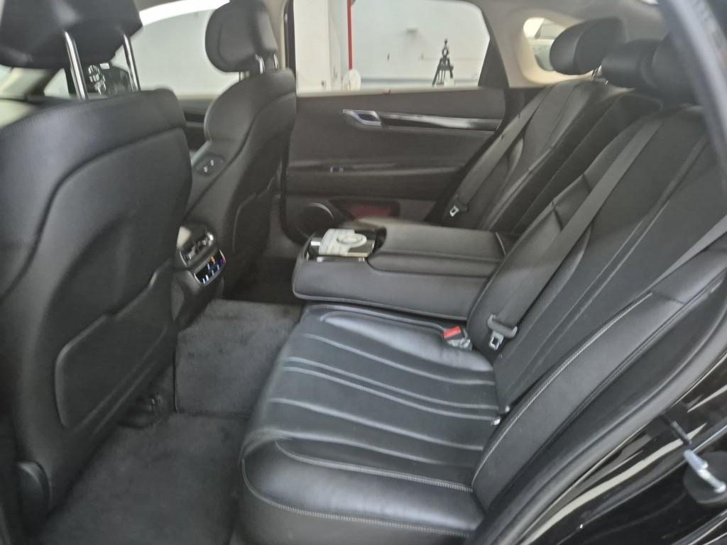Genesis G80 - Vista 12