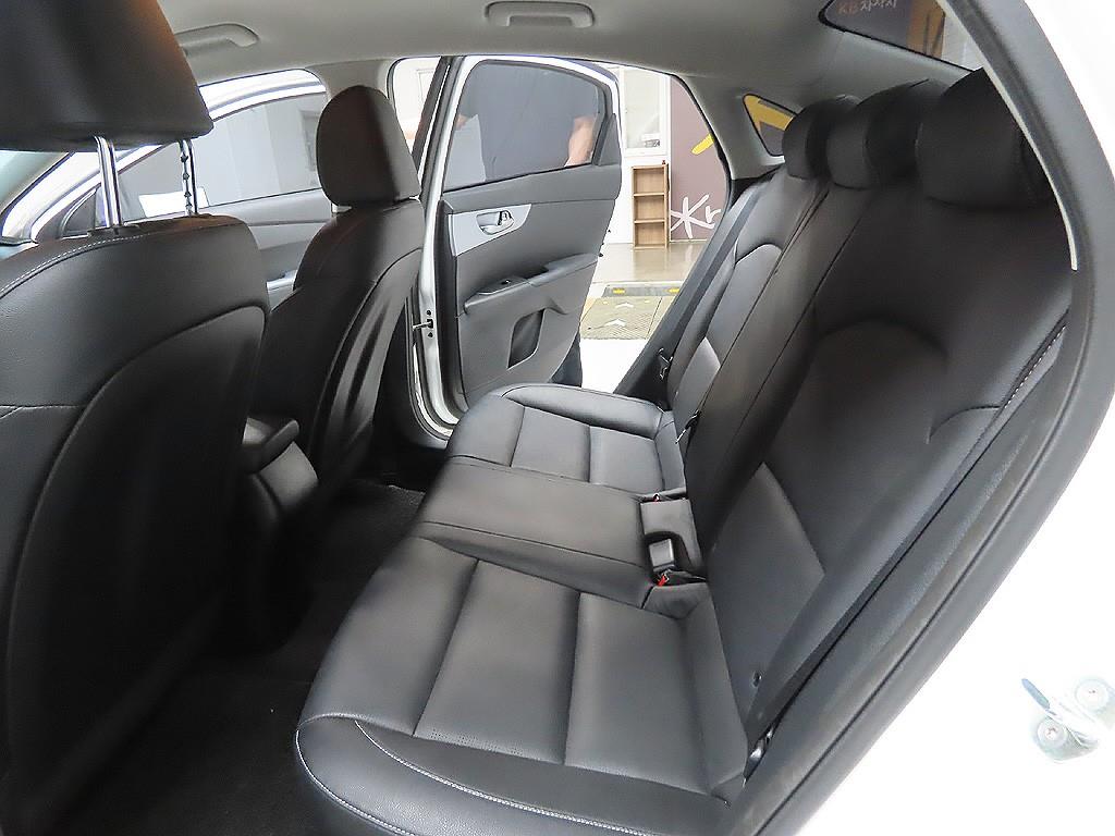 KIA K3 2022 the color of pearl - Importación desde Corea - HF Imports Iquique - Foto 9