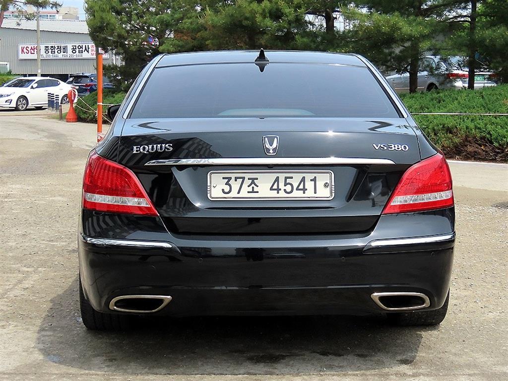 HYUNDAI Equus - Vista 4