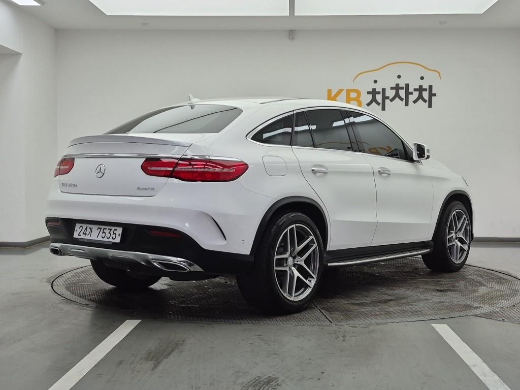 Mercedes Benz GLE Class - Vista 4