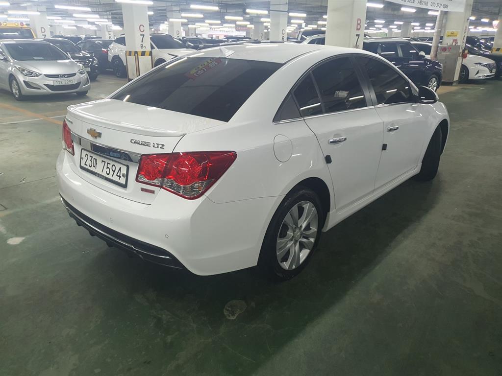 Chevrolet Cruise - Vista 5